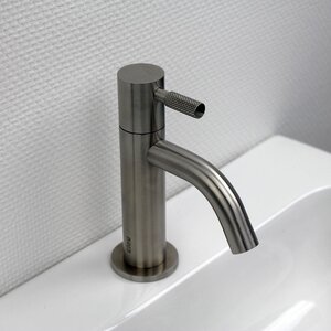 Clou Clou Freddo 2 fonteinkraan | RVS geborsteld | Laag Clou Freddo 2 fonteinkraan | RVS geborsteld | Laag