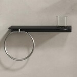 Geesa Leev planchet 40cm zwart met glas met handdoekring RVS geborsteld Geesa Geesa Leev planchet 40cm zwart met glas met handdoekring RVS geborsteld