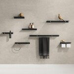 Geesa Leev planchet 28cm zwart met toiletrolhouder zonder klep chroom Geesa Geesa Leev planchet 28cm zwart met toiletrolhouder zonder klep chroom