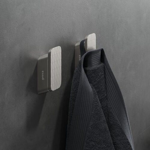Geesa Shift handdoekhaak medium | RVS geborsteld | Driehoekvorm Geesa Geesa Shift handdoekhaak medium | RVS geborsteld | Driehoekvorm