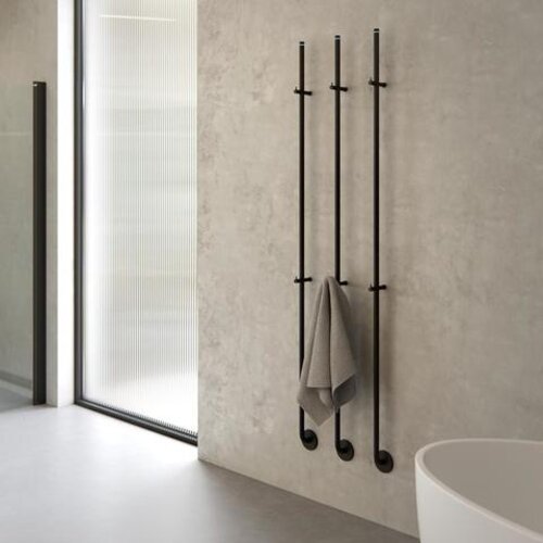 Instamat Jay elektrische handdoekwarmer 175 cm soft zwart Instamat Instamat Jay elektrische handdoekwarmer 175 cm soft zwart