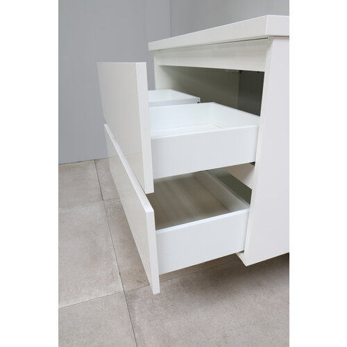 Solidline badkamermeubelset | 80cm | Acryl | Wit | 0 | Hoogglans wit | Met spiegelkast | Bouwpakket Solidline Solidline badkamermeubelset | 80cm | Acryl | Wit | 0 | Hoogglans wit | Met spiegelkast | Bouwpakket