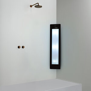 Sunshower Sunshower Plus M infrarood en UV | Zwart | Opbouw hoek | 3/4 lichaam | Infrarood en UV Sunshower Plus M infrarood en UV | Zwart | Opbouw hoek | 3/4 lichaam | Infrarood en UV