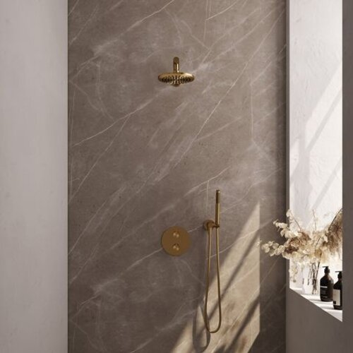 Brauer Brauer Gold Carving thermostatische inbouw regendouche 3-weg rond SET 73 met 20 cm douchekop en rechte muurarm en staaf handdouche en doucheslang en wandaansluitbocht goud geborsteld PVD | Geborsteld goud PVD | 20cm | Nee | Rechte wandarm | Staafmodel