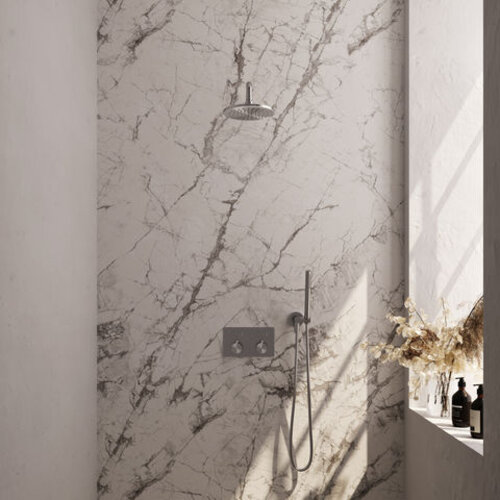 Brauer Brauer Brushed Carving thermostatische inbouw regendouche met drukknoppen SET 51 met 20 cm douchekop en gebogen muurarm en staaf handdouche en doucheslang en wandaansluitbocht RVS geborsteld PVD | Geborsteld RVS PVD | 20cm | Nee | Gebogen wandarm | Staafm