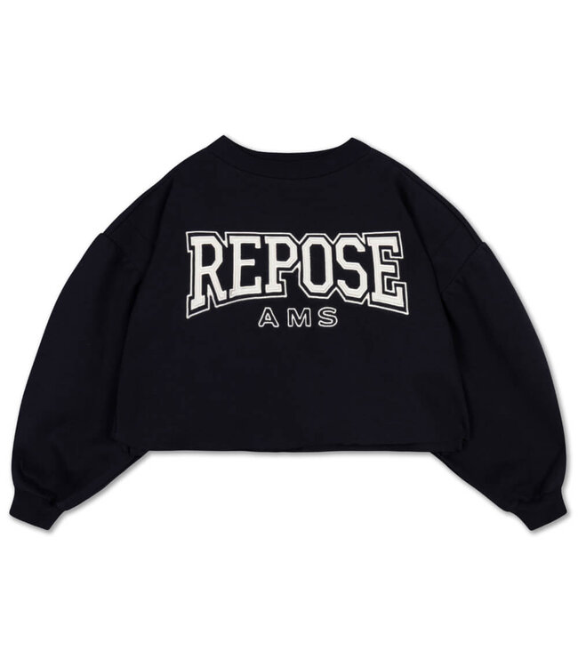 crop heart sweater graphite night by Repose ams