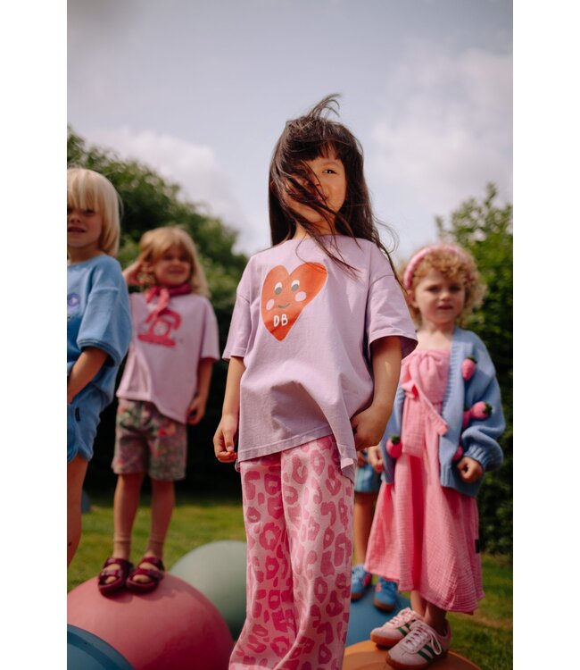 PATTY HEART T-SHIRT LILAVENDER  by Daily Brat