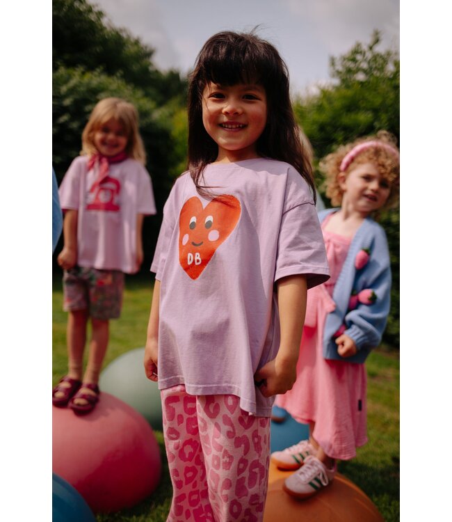 PATTY HEART T-SHIRT LILAVENDER  by Daily Brat