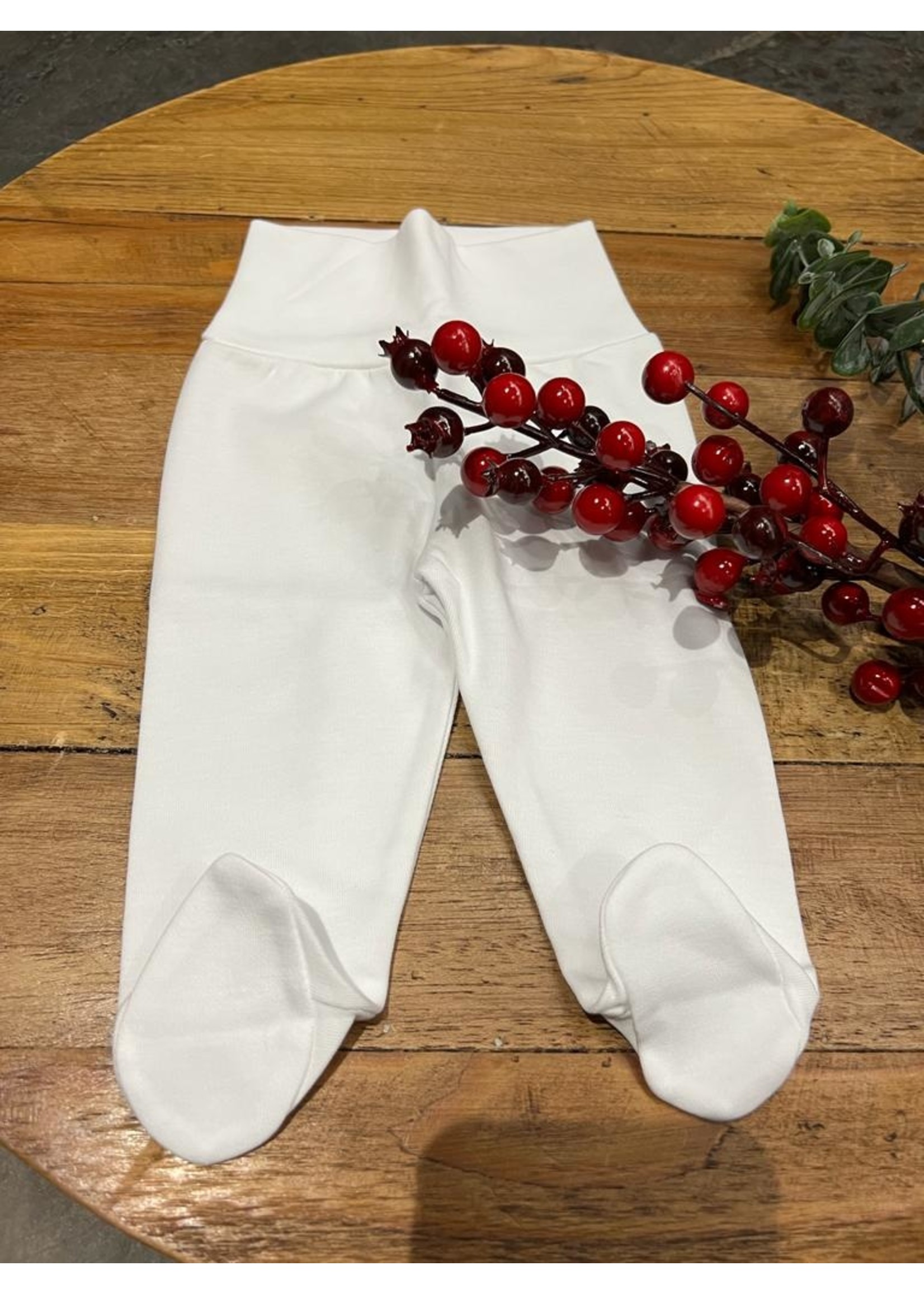 Broekje wit met voetjes