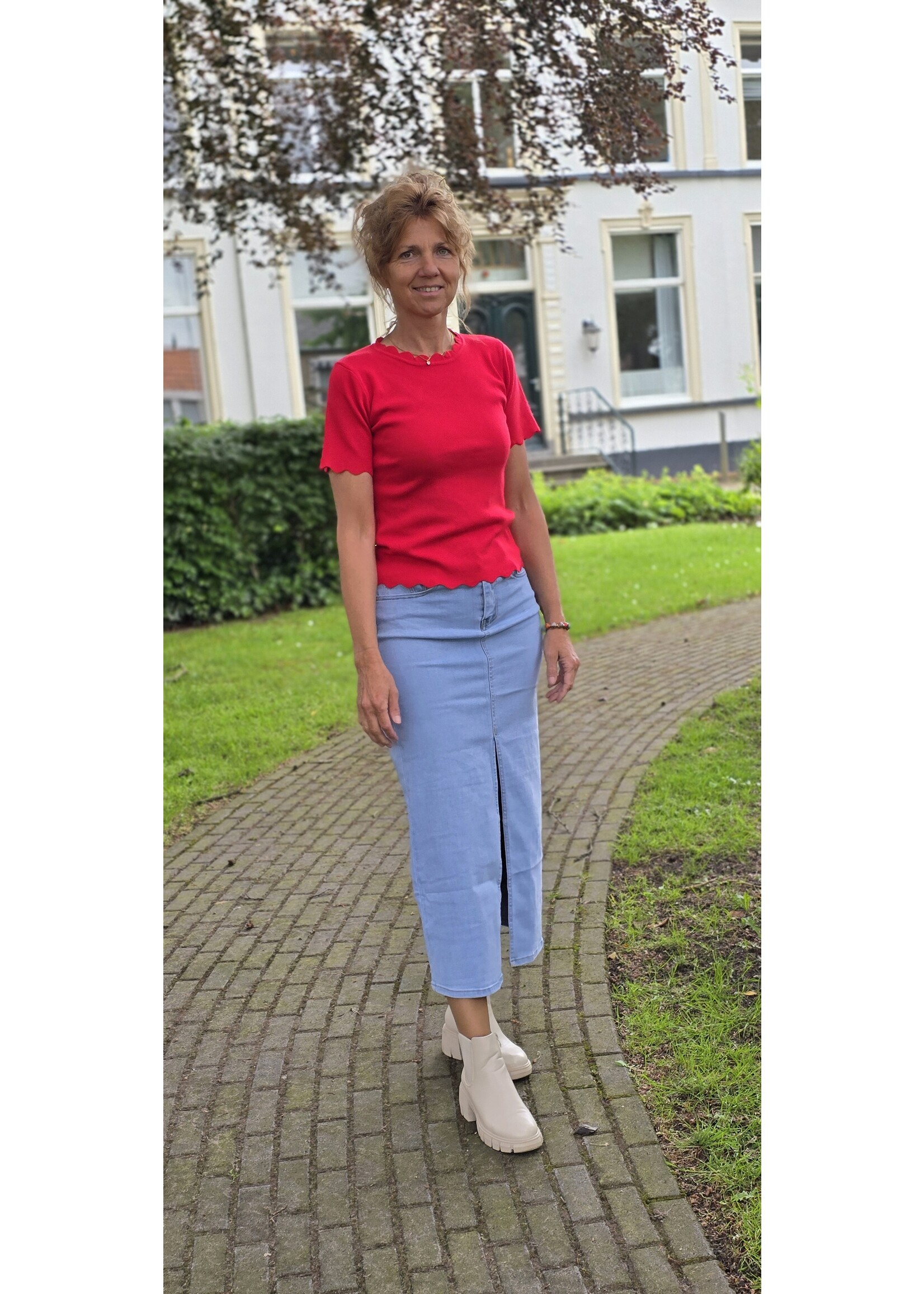 Top met schulprand Rood
