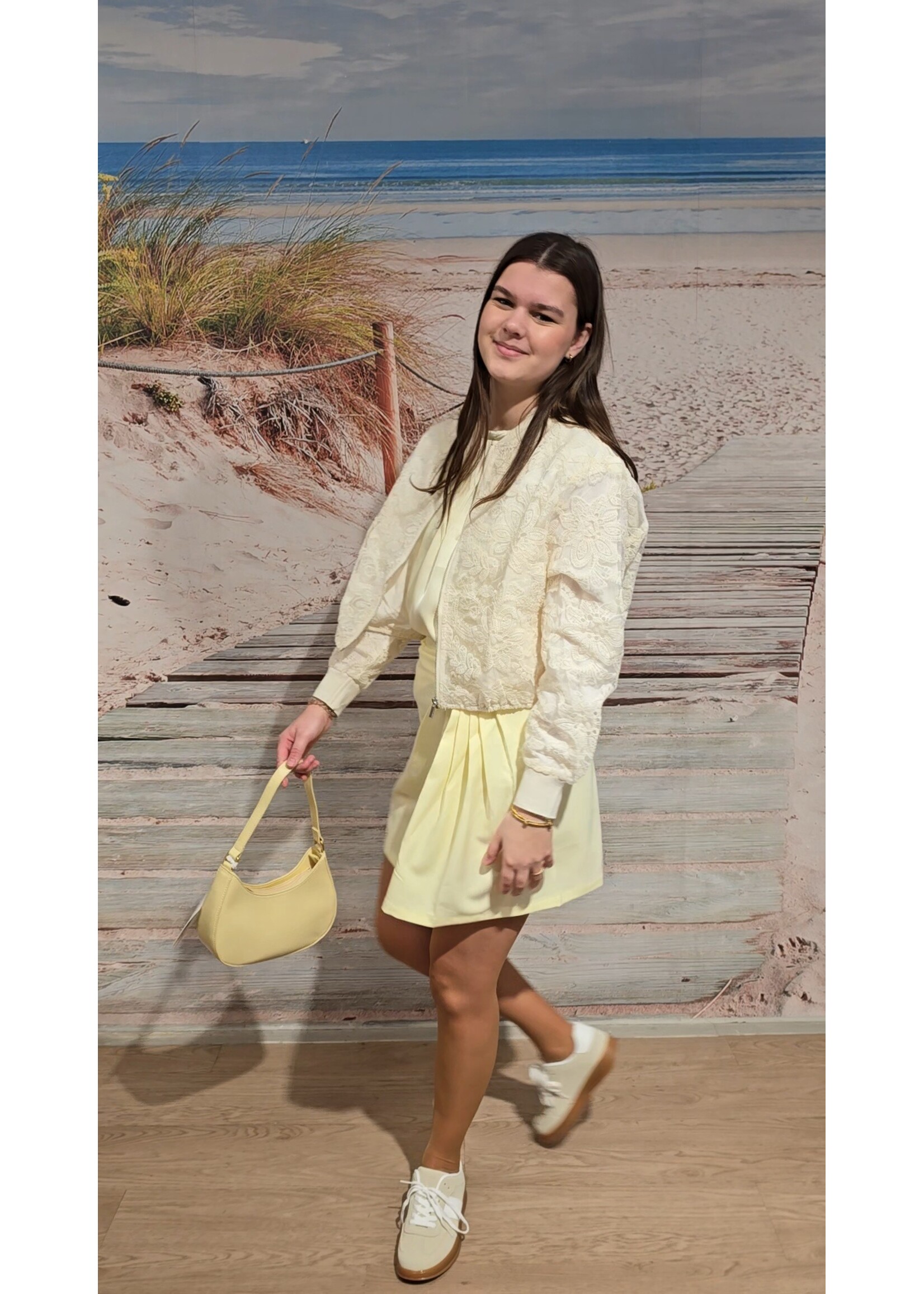 Kanten bomberjasje drie kleuren