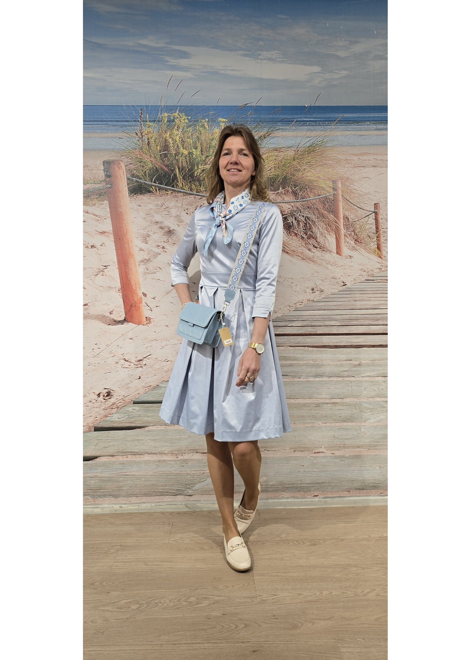 Satijnen plooi jurk Ijsblauw