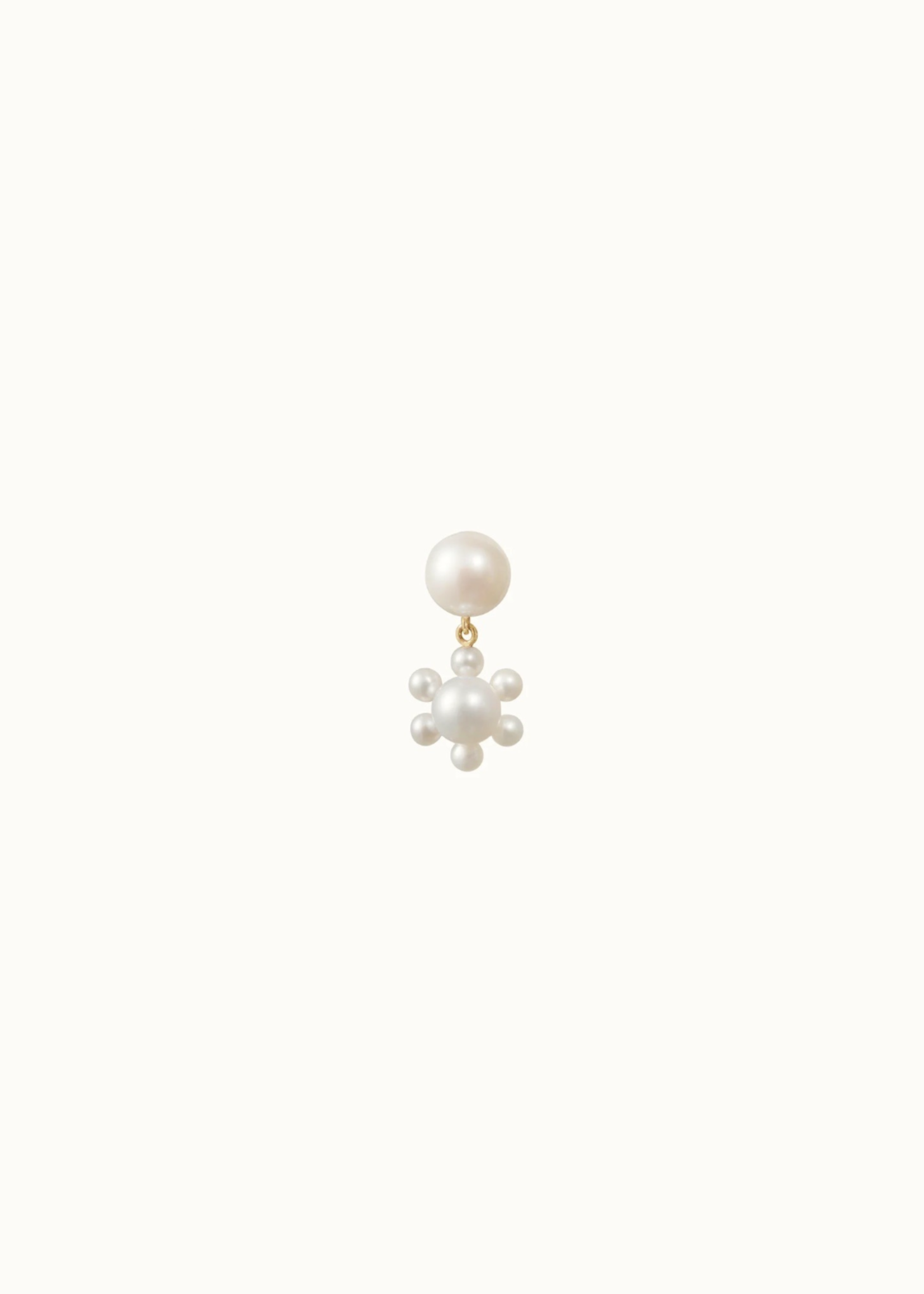 Sophie Bille Brahe Sophie Bille Brahe Earring, White, Petite Deux Jeanne Freshwater Pearls & Gold Single Earring w/ Small Flower Motif