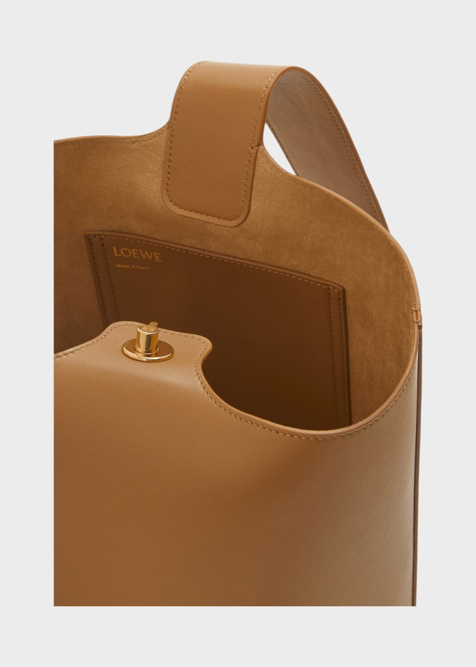 Loewe Loewe Bag, Brown, Smooth Calfskin Pebble Medium Bucket Shoulder Bag In Oak