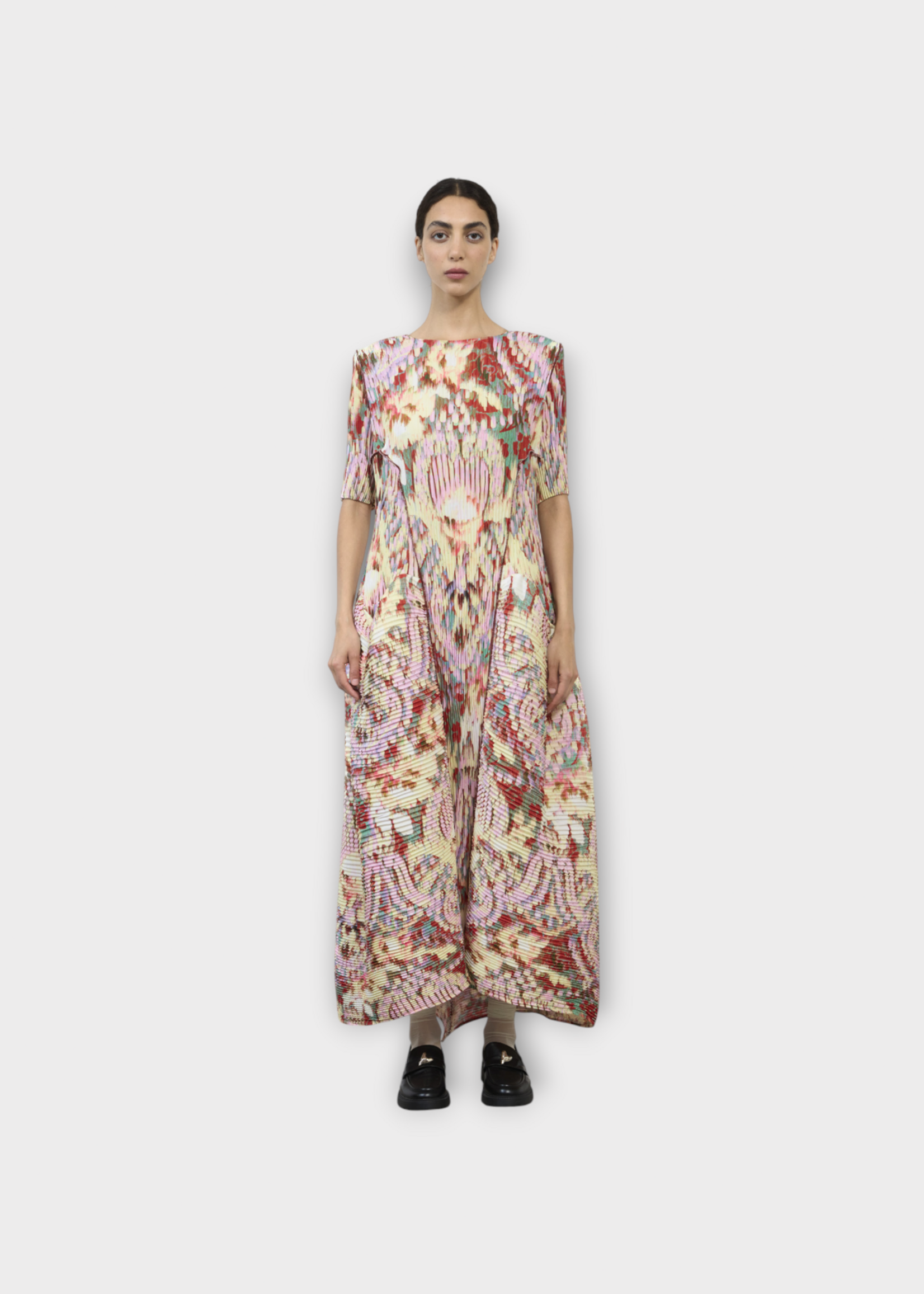 Julia Heuer Julia Heuer Dress, Print, Uma Short Sleeve Hand Pleated Voluminous Midi Dress in  w/ Jim Print