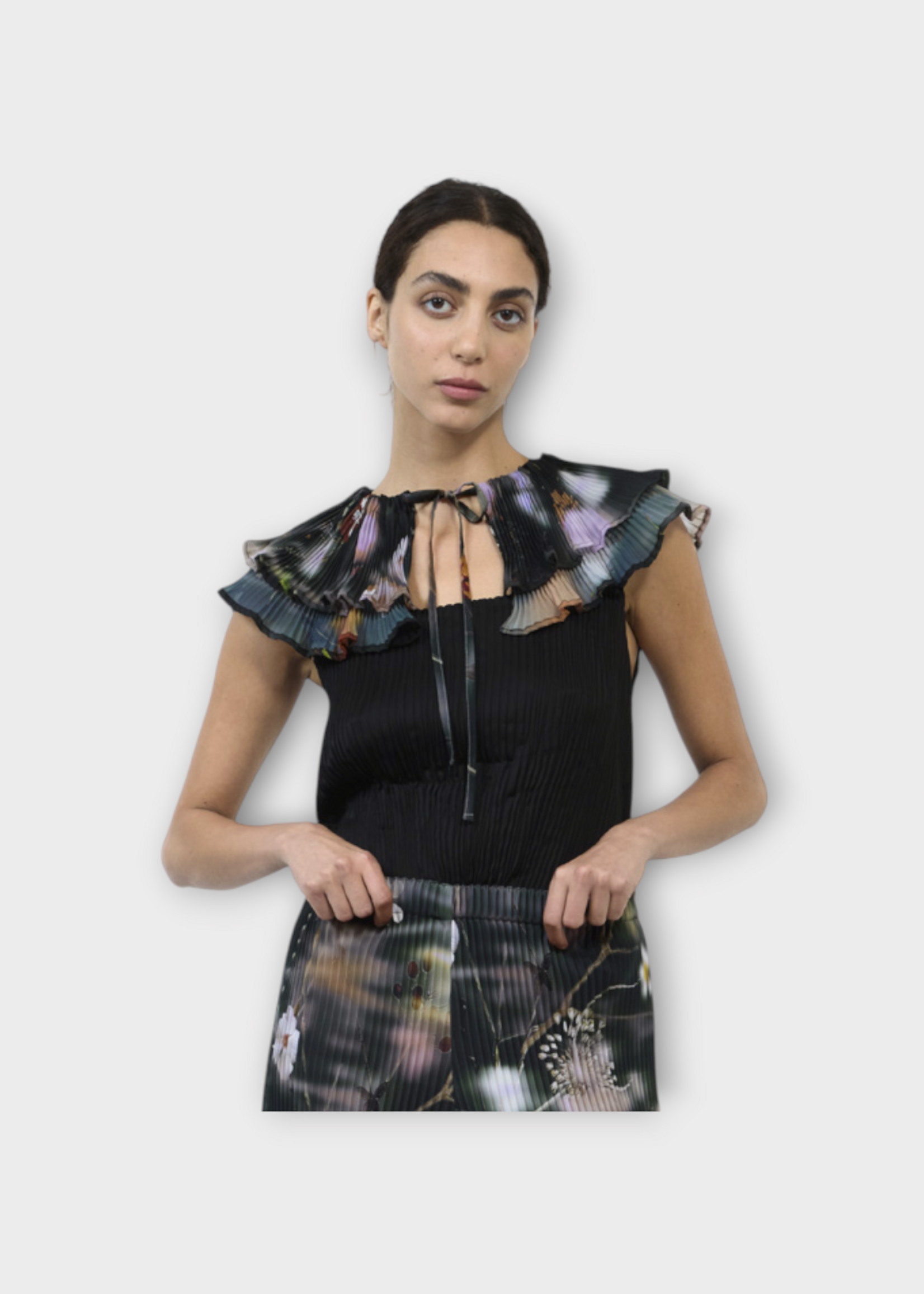 Julia Heuer Julia Heuer Accessory, Print, Winnie Pleated Collar in Black w/ Frances Print