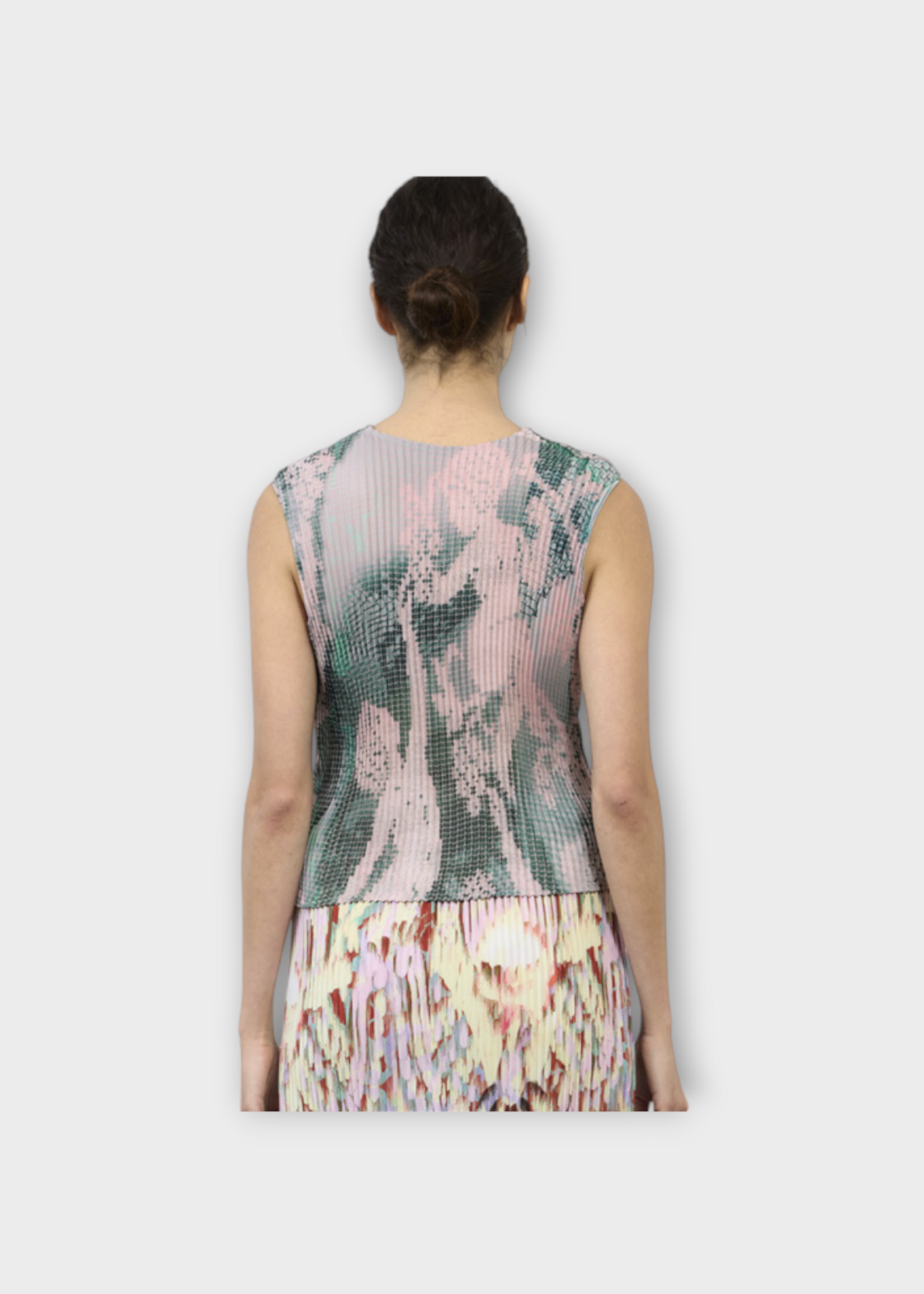 Julia Heuer Julia Heuer Top, Print, Thelma Sleeveless Pleated Top in Light Pink w/ Seraphin Print