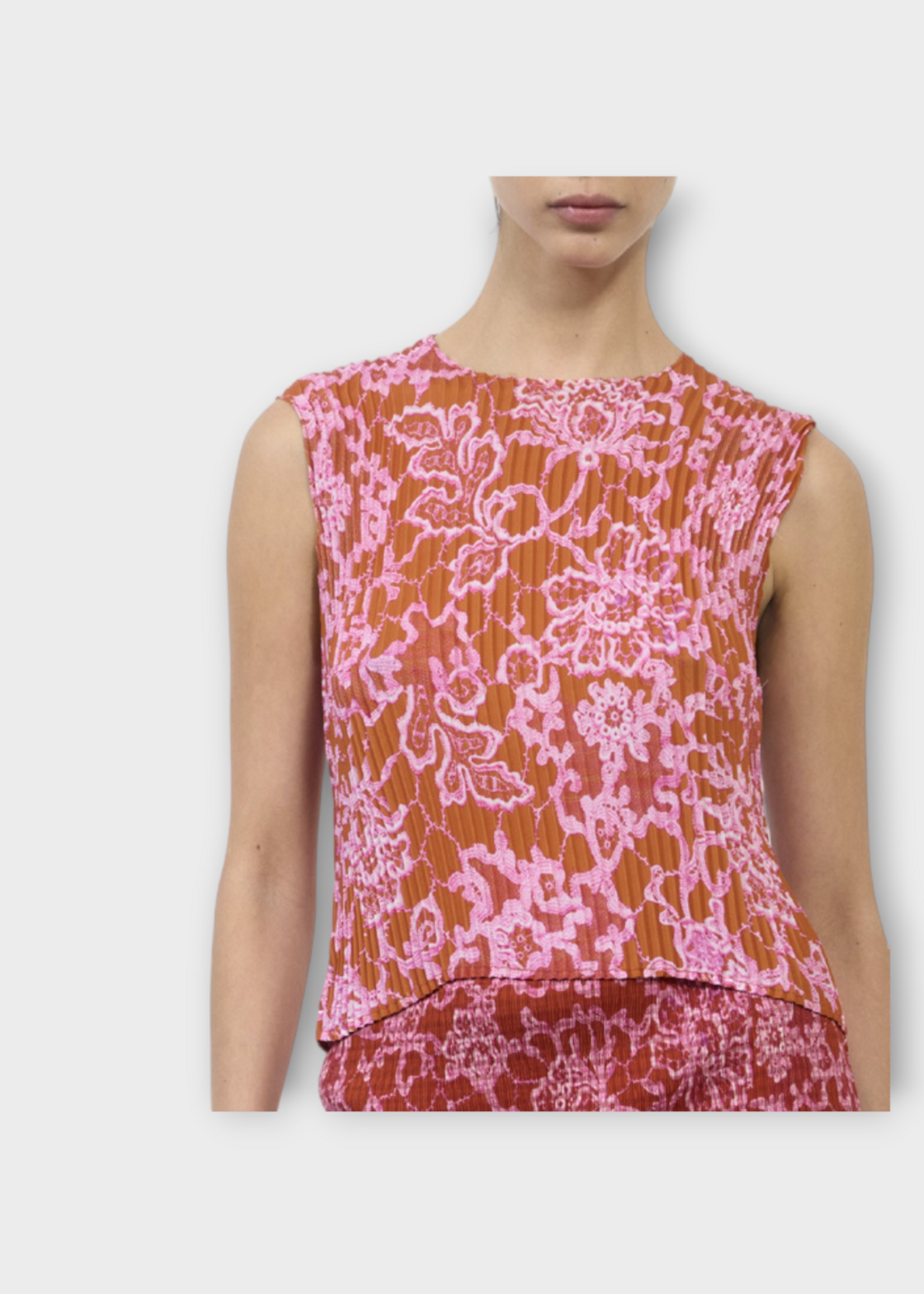 Julia Heuer Julia Heuer Top, Print, Thelma Sleeveless Pleated Top in Red & Pink w/ Sansa Print