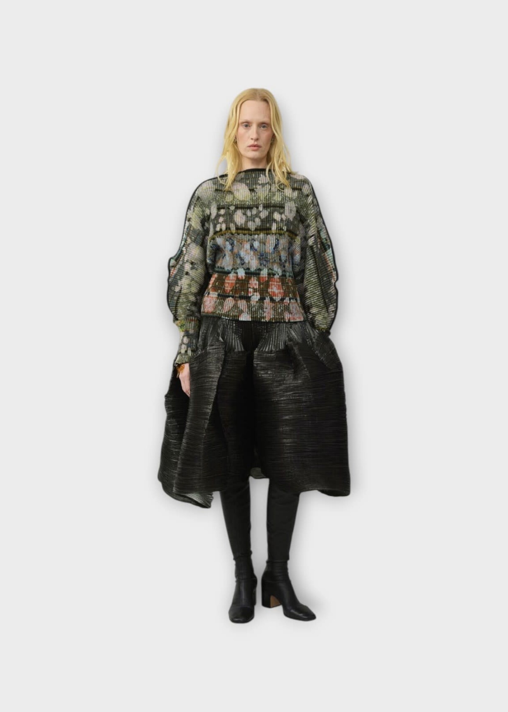 Julia Heuer Julia Heuer Top, Print, Radok Knit Long Sleeve Pleated Top in Black & Multicolor w/ Bruno Print