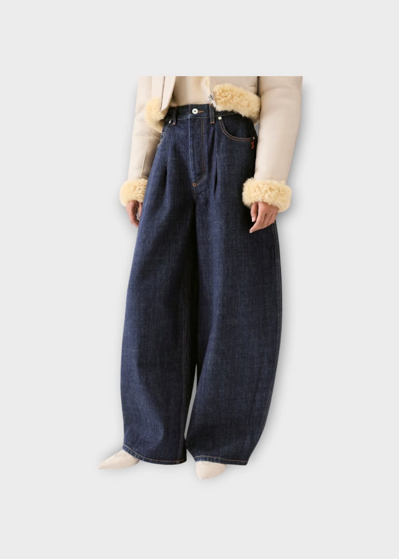 Jacquemus Jacquemus Jeans, Navy, Le De-Nimes Ovalo High Waisted Curved Leg Denim Pants In Dark Navy