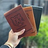 GolfRebels Gepersonaliseerde Scorecardhouder Tour-model Kleur Hickory GolfRebels Gepersonaliseerde Scorecardhouder Tour-model Kleur Hickory