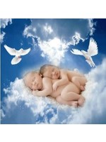 baby's slapend op de wolken