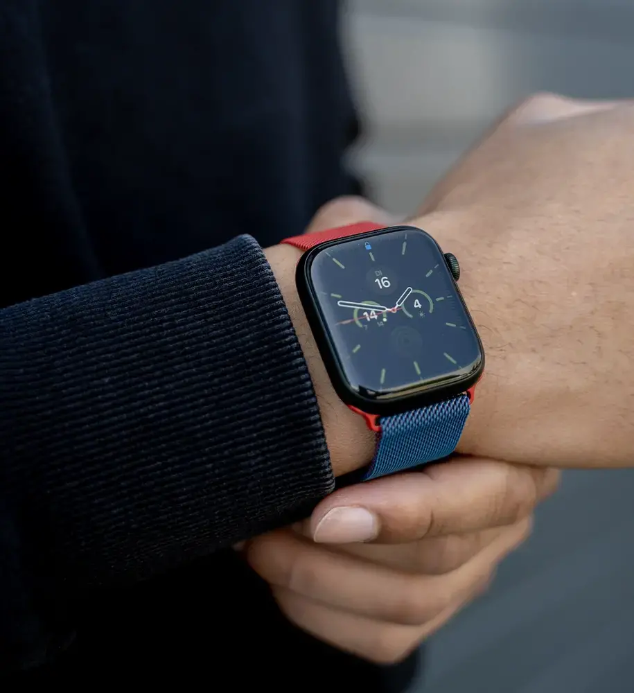 Strap-it Strap-It Correa milanesa Apple Watch Ultra (rojo/azul) Strap-it Strap-It Correa milanesa Apple Watch Ultra (rojo/azul)