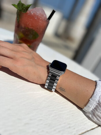 Strap-it Strap-it Correa acero Apple Watch 8 (plata/negro) Strap-it Strap-it Correa acero Apple Watch 8 (plata/negro)