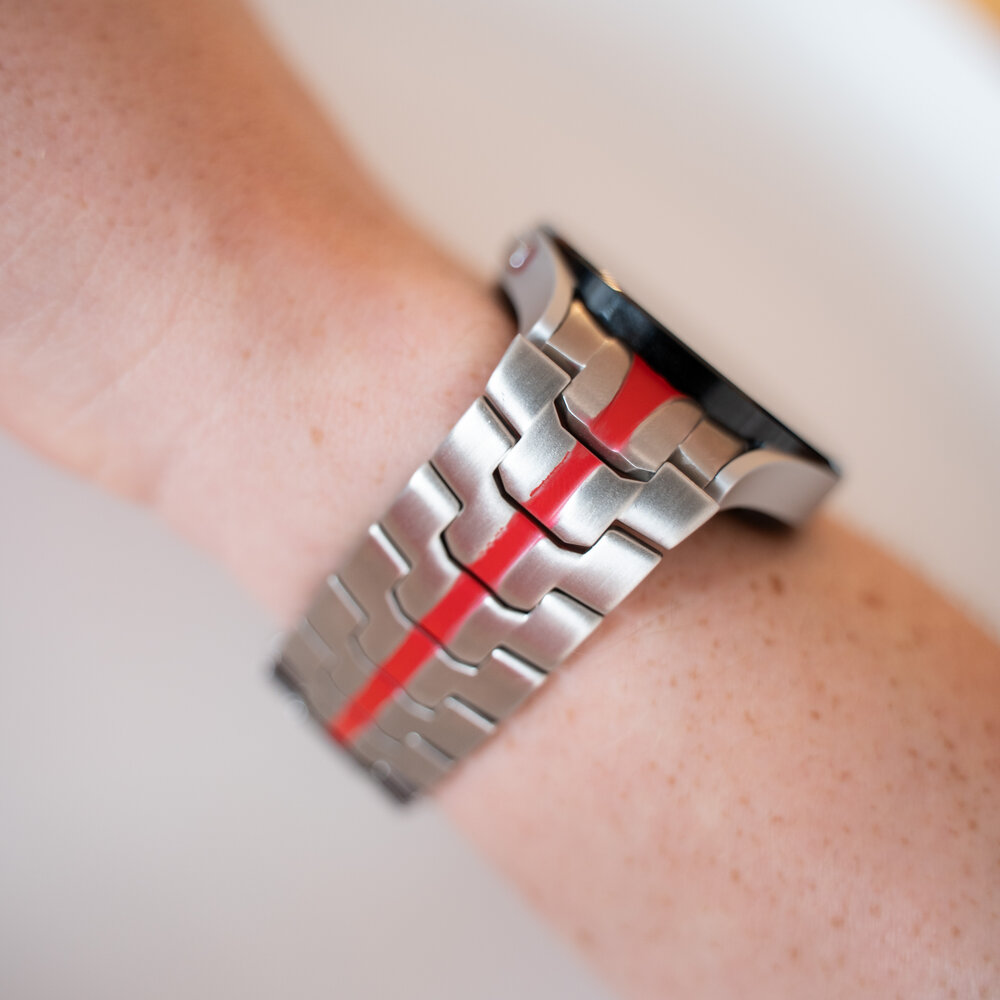 Strap-it Strap-it Correa acero sólida Samsung Galaxy Watch 4 Classic 46mm (plata/roja) Strap-it Strap-it Correa acero sólida Samsung Galaxy Watch 4 Classic 46mm (plata/roja)