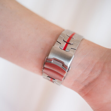 Strap-it Strap-it Correa acero sólida Samsung Galaxy Watch 4 Classic 46mm (plata/roja) Strap-it Strap-it Correa acero sólida Samsung Galaxy Watch 4 Classic 46mm (plata/roja)