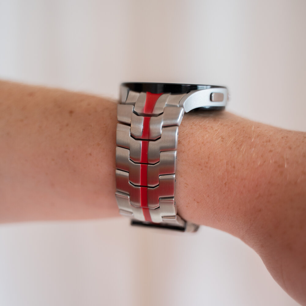 Strap-it Strap-it Correa acero sólida Samsung Galaxy Watch 4 Classic 46mm (plata/roja) Strap-it Strap-it Correa acero sólida Samsung Galaxy Watch 4 Classic 46mm (plata/roja)