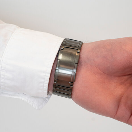 Strap-it Strap-it Correa titanio 'One push' Samsung Galaxy Watch 5 44mm (grafito) Strap-it Strap-it Correa titanio 'One push' Samsung Galaxy Watch 5 44mm (grafito)