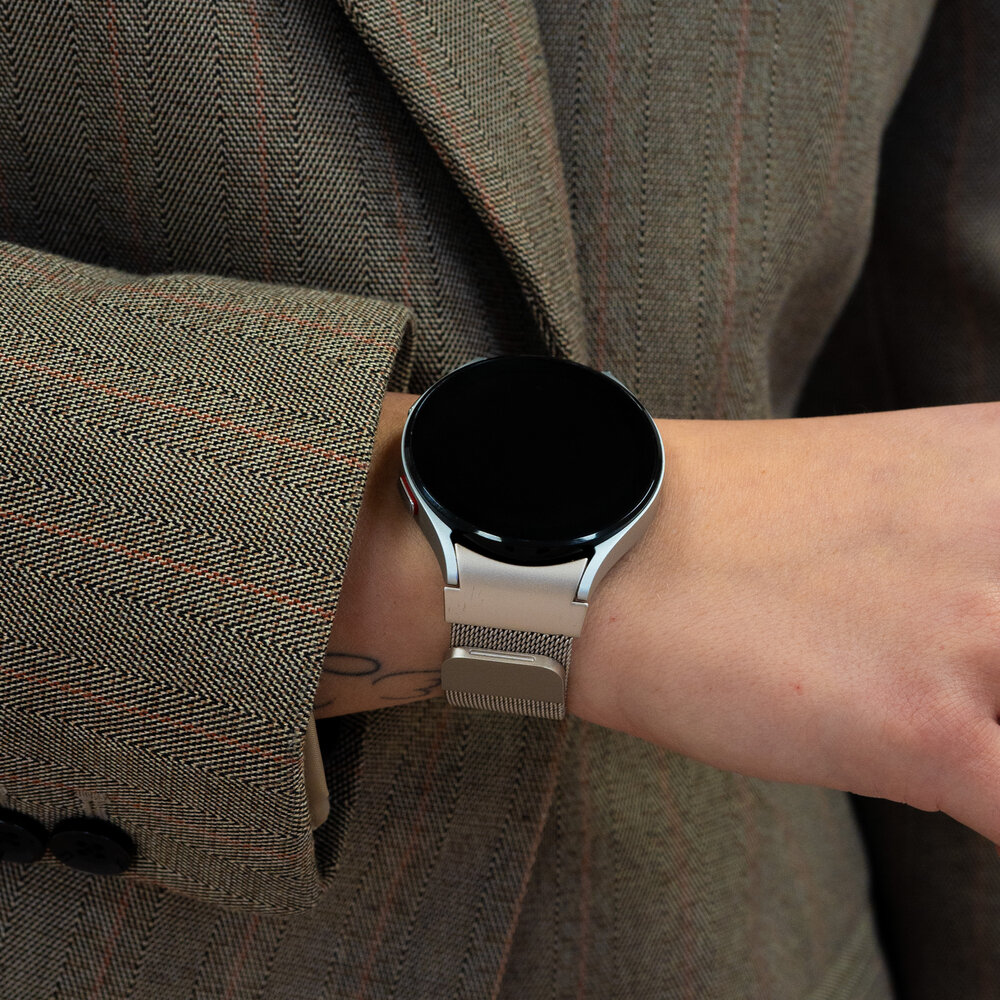 Strap-it Strap-it Correa milanesa 'One push' Samsung Galaxy Watch 6 Classic 47mm (champán) Strap-it Strap-it Correa milanesa 'One push' Samsung Galaxy Watch 6 Classic 47mm (champán)