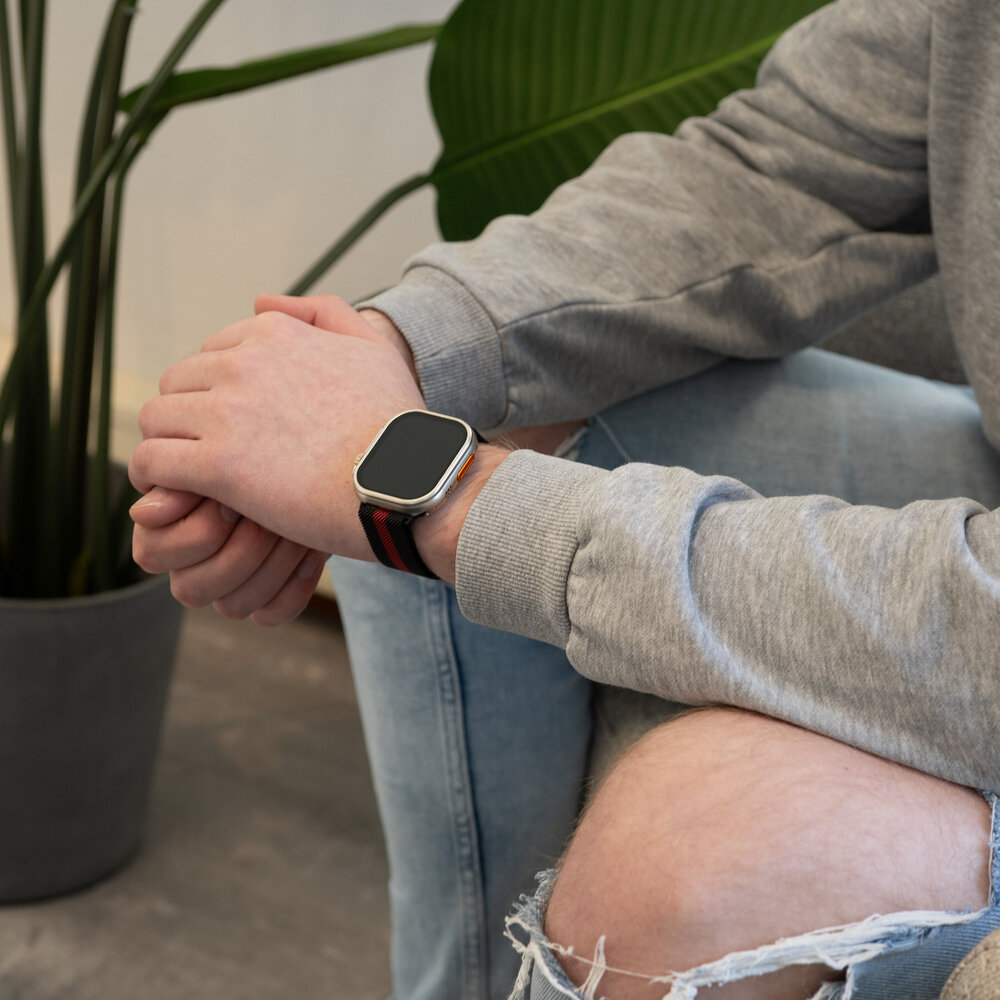 Strap-it Strap-it Correa milanese Apple Watch (negro/rojo) Strap-it Strap-it Correa milanese Apple Watch (negro/rojo)