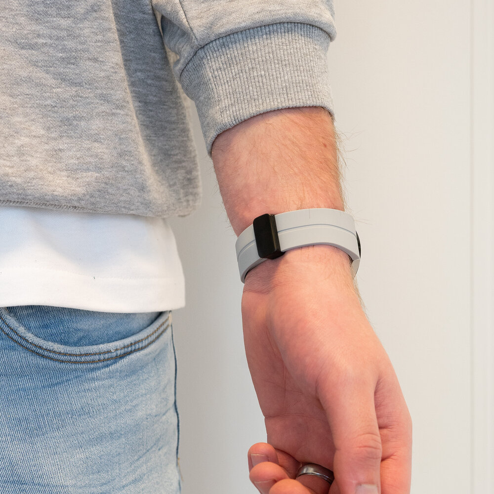 Bandz Bandz Correa silicona con D-Buckle Samsung Galaxy Watch FE (gris)