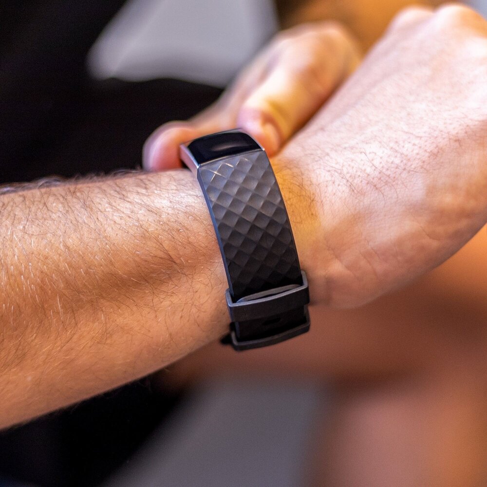 Strap-it Strap-it Correa silicona Fitbit Charge 4 (negra)