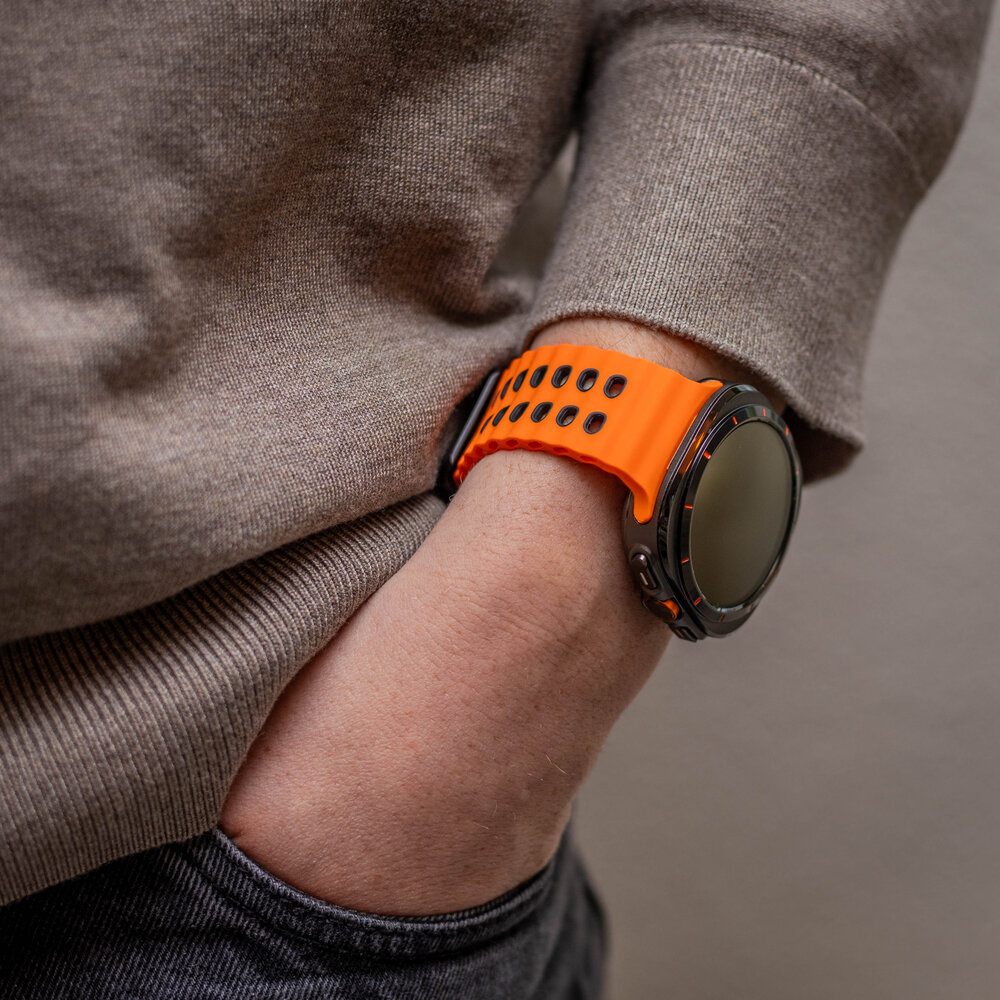 Strap-it Strap-it Correa de silicona wave Samsung Galaxy Watch Ultra (naranja/negra)