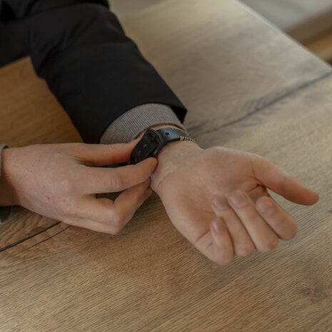 Strap-it Strap-it Correa de cuero cosida Huawei Watch Ultimate (negra) Strap-it Strap-it Correa de cuero cosida Huawei Watch Ultimate (negra)