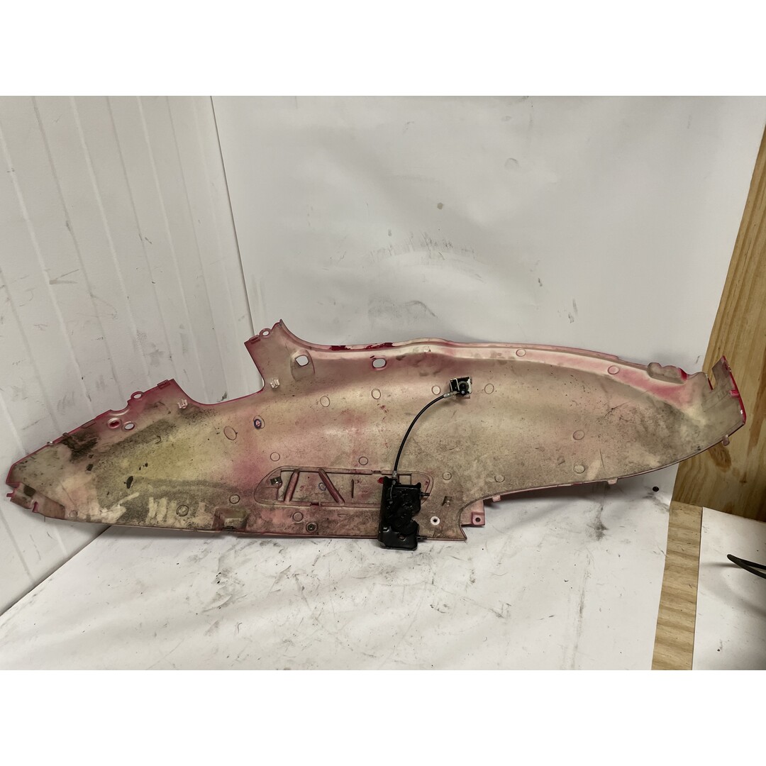 AGM Retro/ zijkap/ rood links