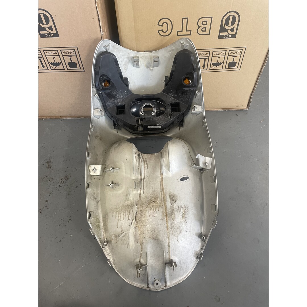 Peugeot Peugeot Looxor/ Voorscherm met koplamp/ grijs