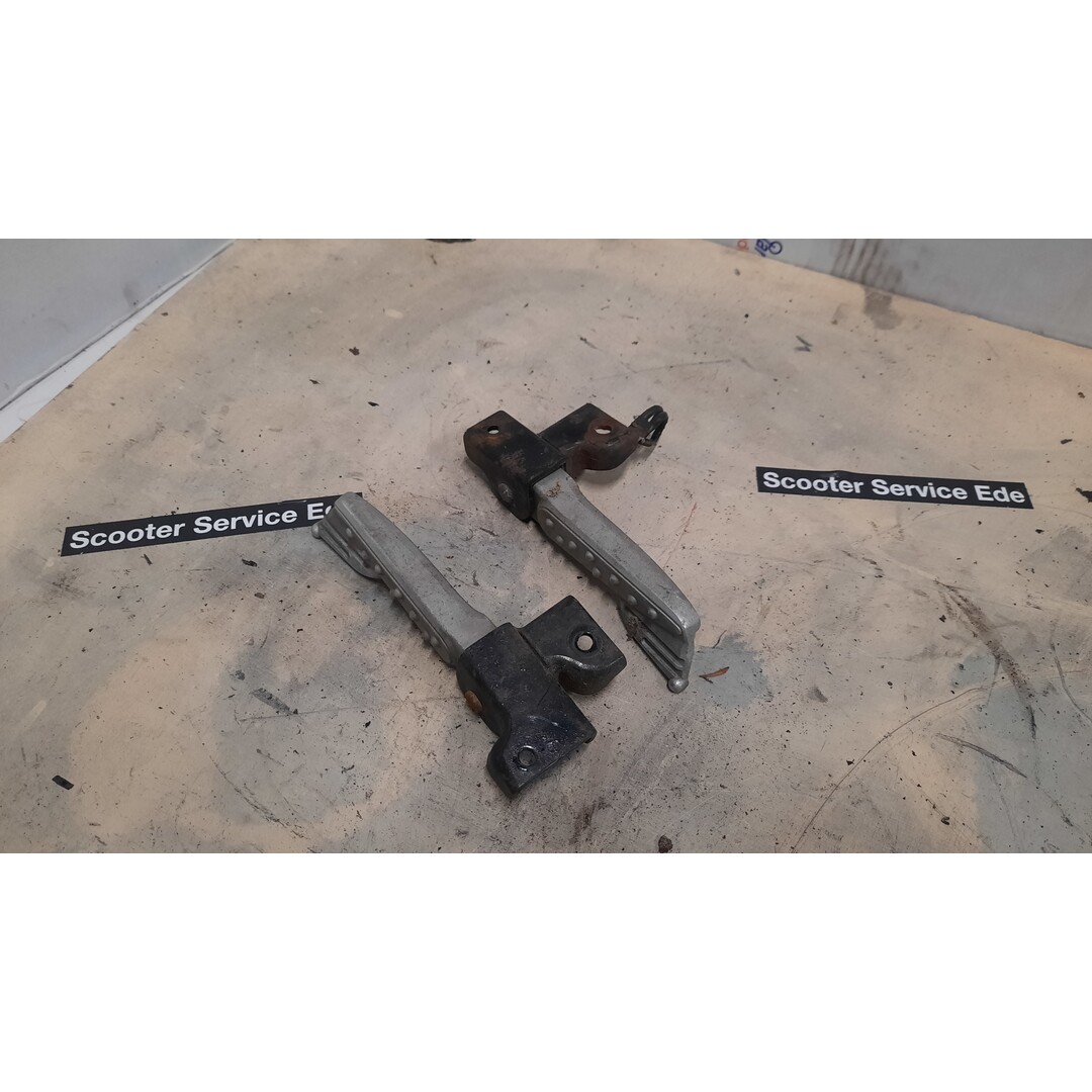 Sym Sym Mio oud model / Voetstep set links / rechts