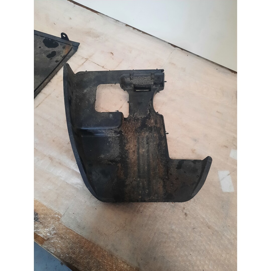 La Souris sourini / beschernplaat onder tank / stapkap onder