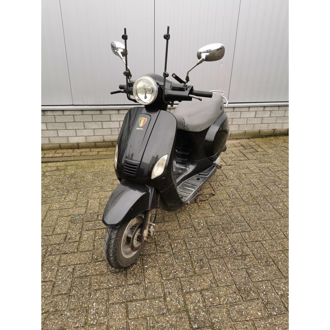 Iva Lux 50 / 2011 / Snor / KM16615/ Start en rijd / Opknapper