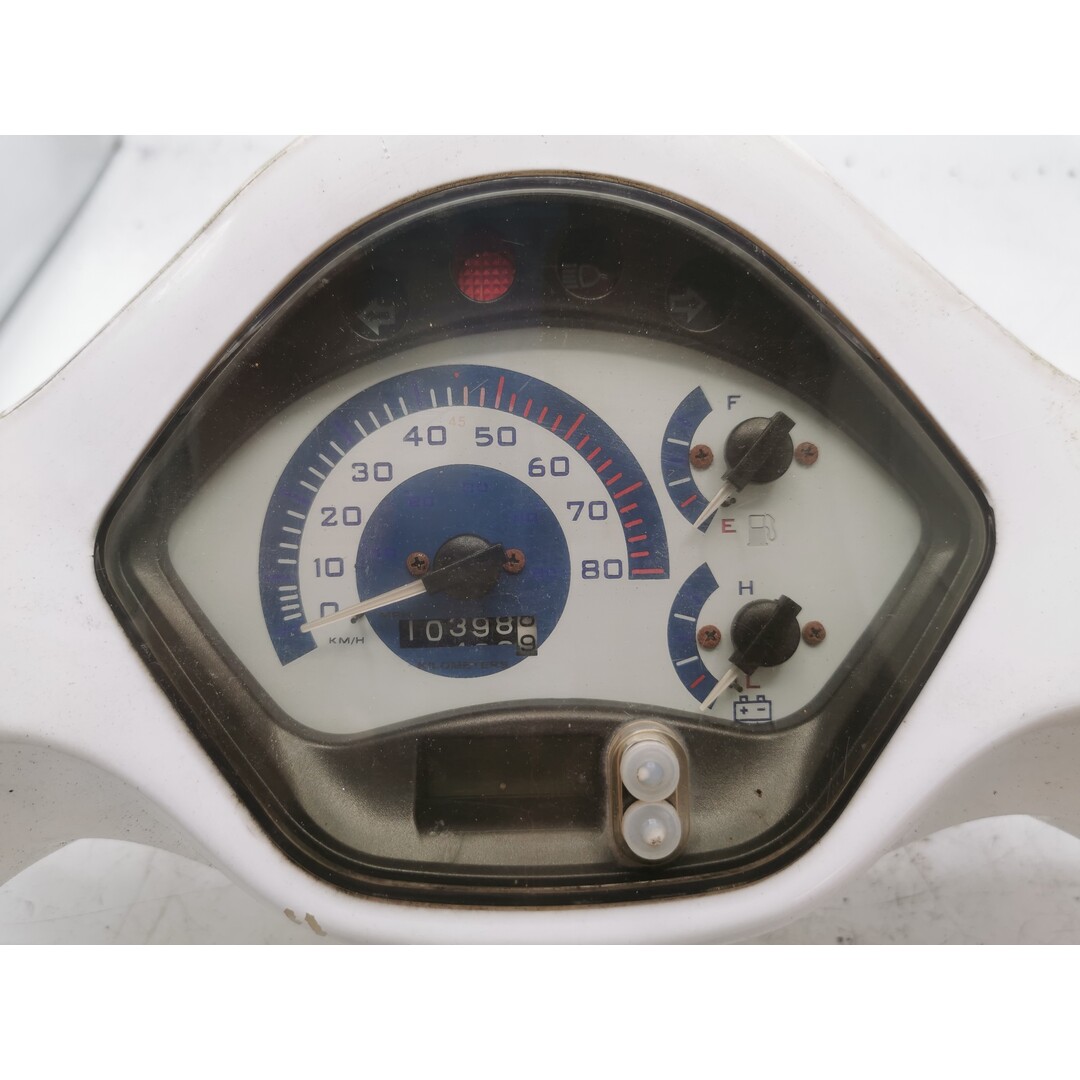 ZNEN ZN50QT 2012 Wit / Stuurkap / Binnen / Tellerkap / Kilometerteller / KM10398