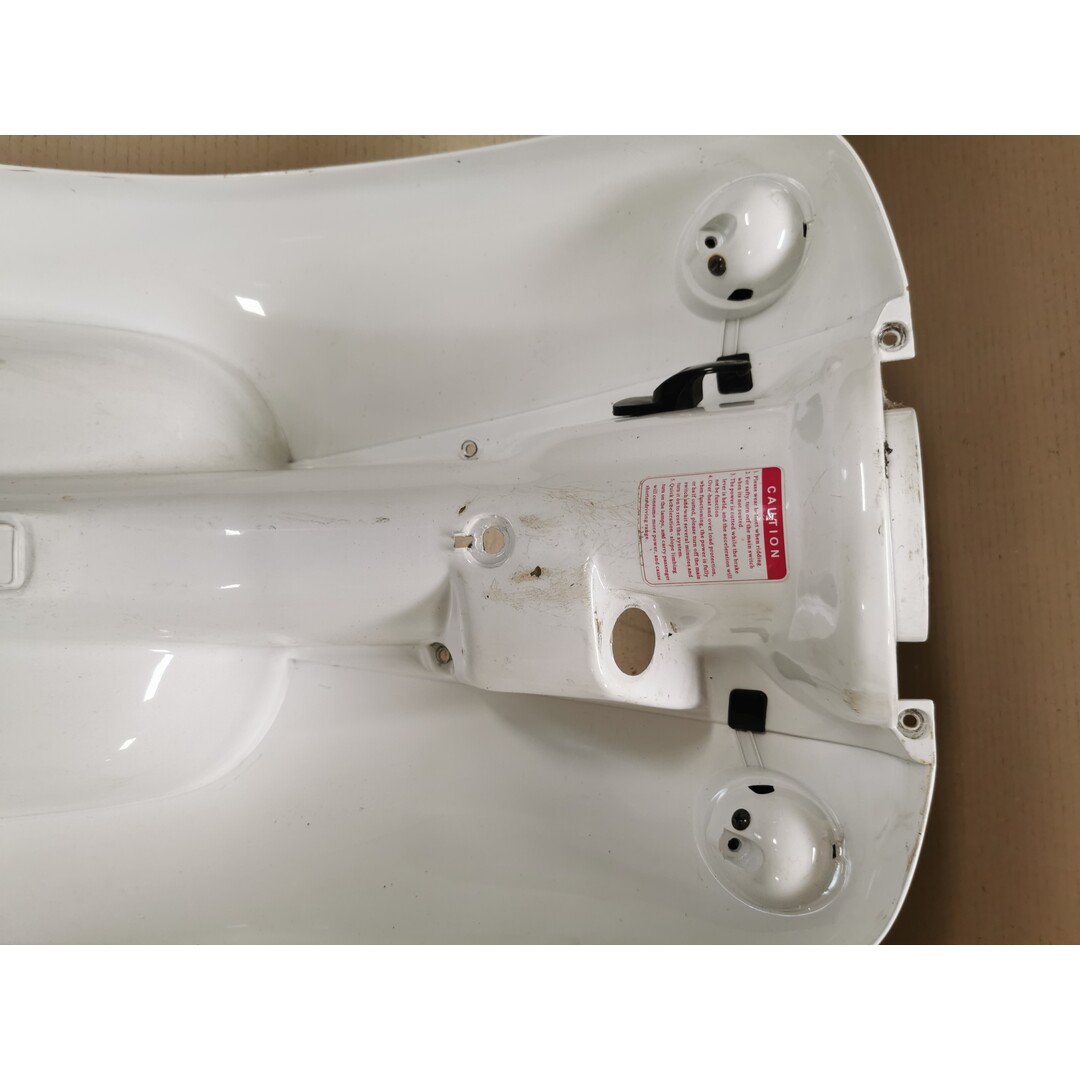 EVT 168 / Voorkap / Voorscherm / Beenschild / Wit