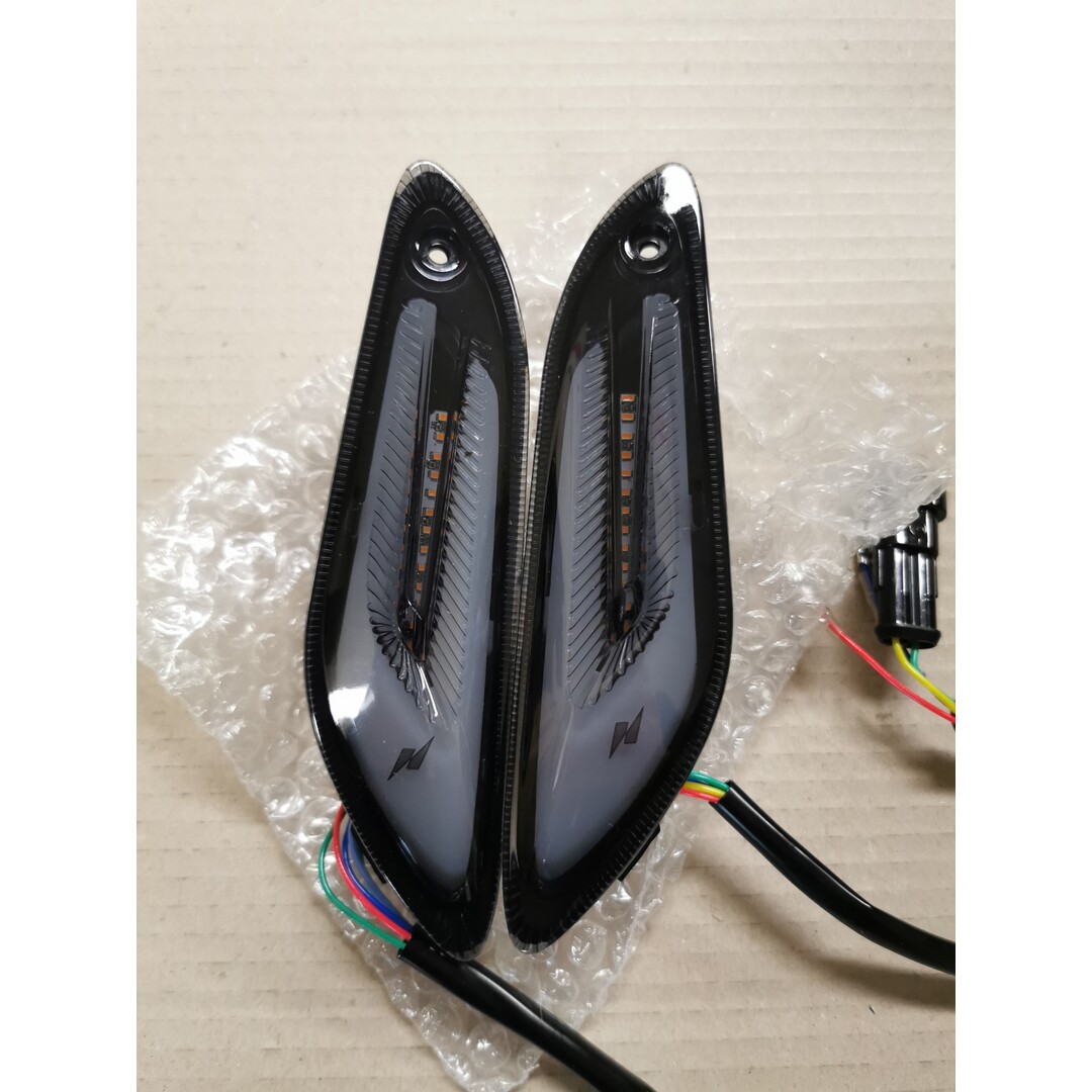 RAW-set Knipperlicht / Achter / Achterkant / Vespa sprint / LED SQ THNDR Strike (Lichte transportschade mogelijk)