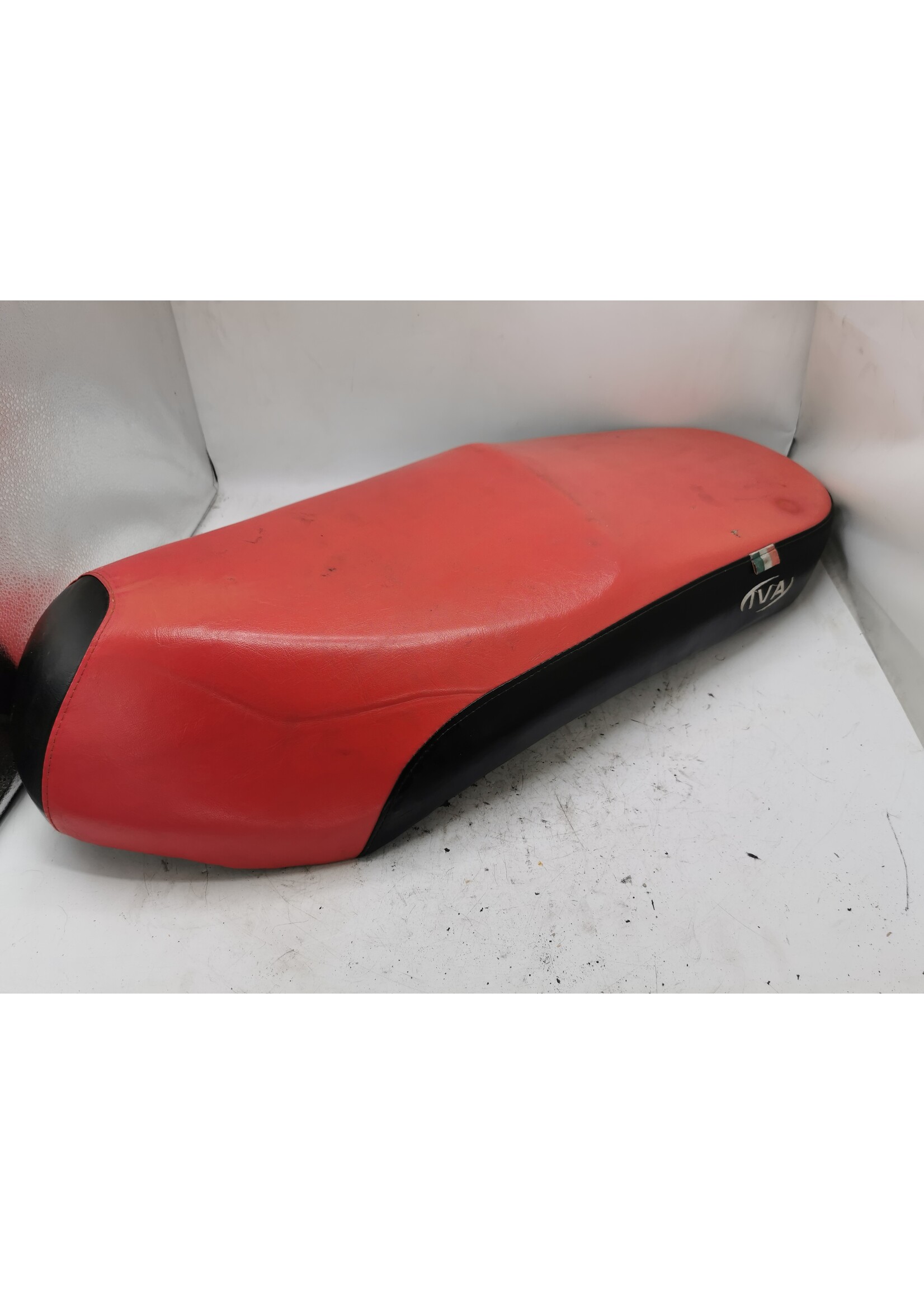 IVA / Retro scooter / Zadel / Rood-Zwart Leer / Buddyseat