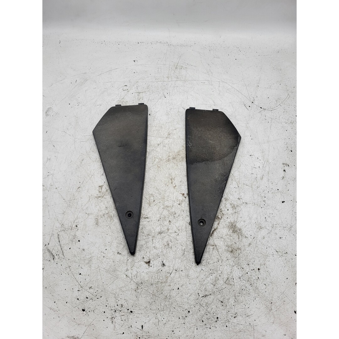 Aprilia Aprilia Sport City 50 / 2010 / Treeplank afdek kapjes zwart