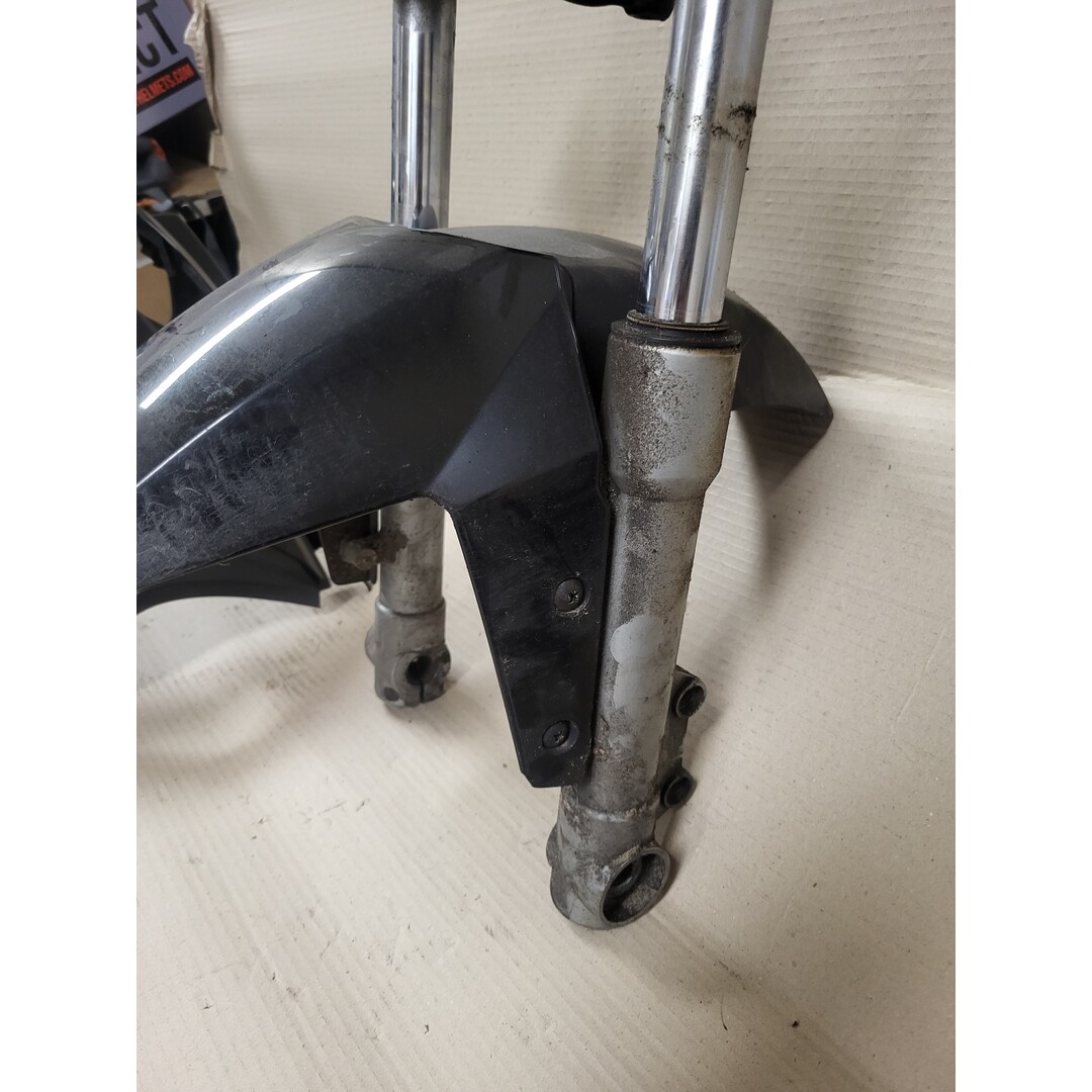 Aprilia Aprilia Sport City 50 / 2010 / Voorvork incl. spatbord