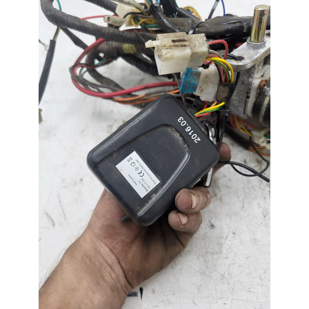 Znen Znen F22 2015 ZN50QT-32 / Kabelboom incl. aangesloten alarm